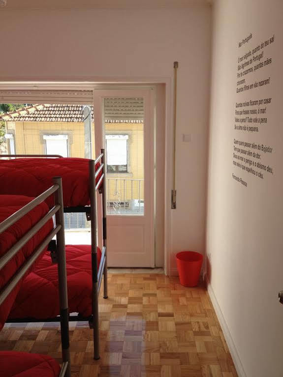 AirPorto Hostel Maía Esterno foto